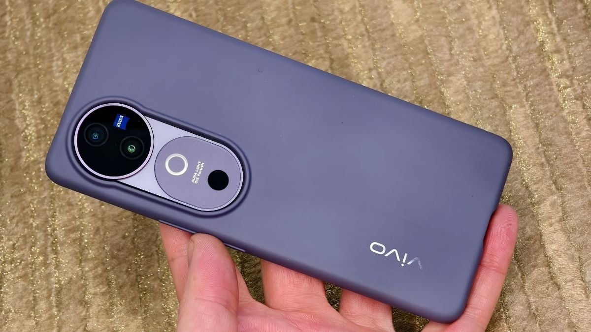 Vivo V40 5G, Vivo V40 5G price in India, Vivo V40 5G features, Vivo V40 5G specs, Vivo V40 5G review, Vivo V40 5G 200MP camera, Vivo V40 5G battery, Vivo V40 5G performance, Vivo V40 5G smartphone, Vivo V40 5G launch 2025