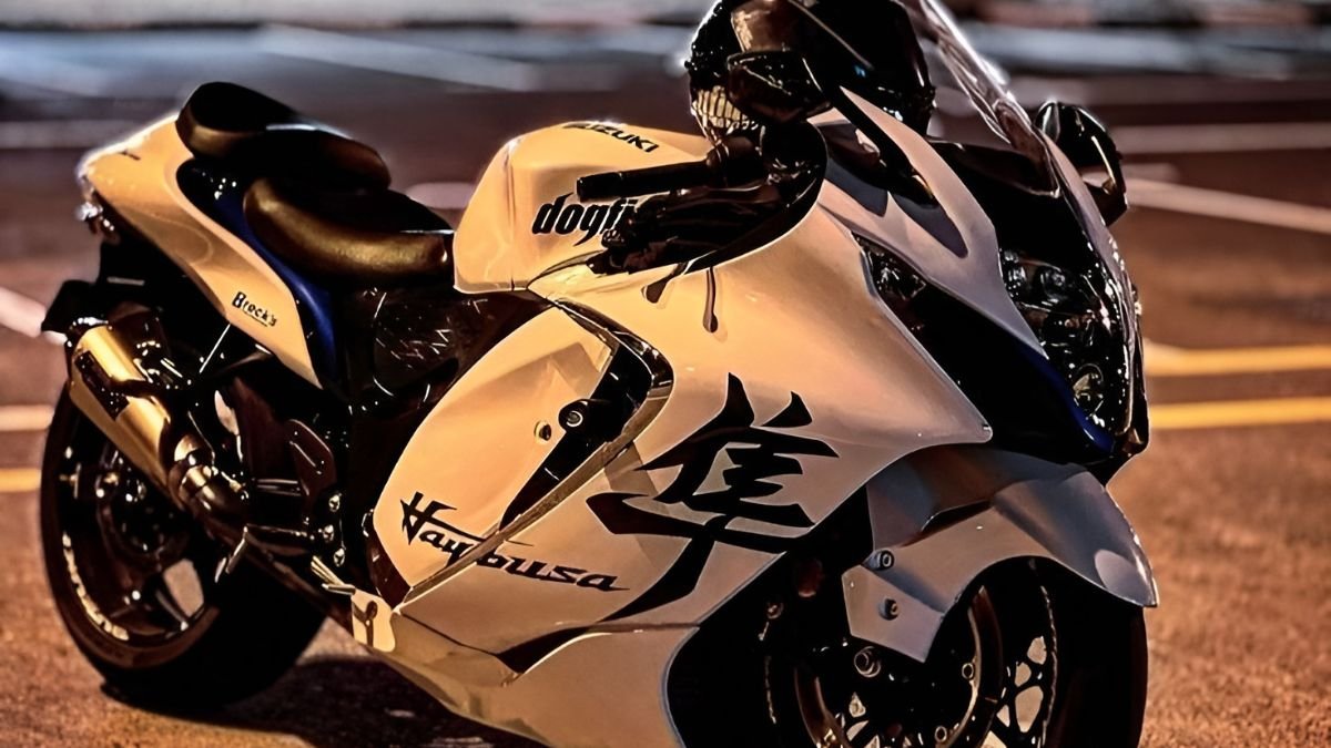 Suzuki Hayabusa review, Suzuki Hayabusa USA, Hayabusa 2025 model, Suzuki performance bike, American sportbike, Hayabusa features, Hayabusa top speed, Suzuki superbike review, Hayabusa price USA, Suzuki 2025 motorcycle,